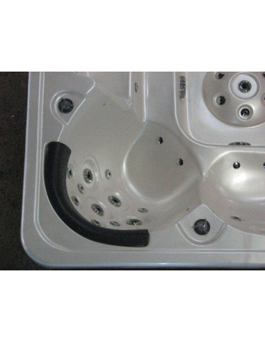 Priestranná vírivka Naha vonkajšie vírivky nielen na záhradu