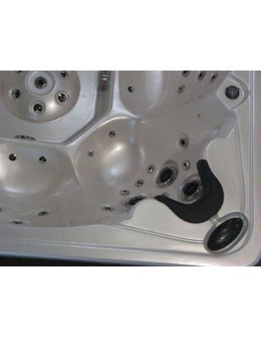 Naha-rameni-trysky-virivky-bazeny