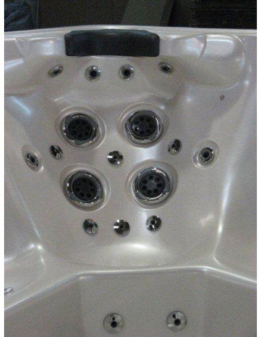 detail-virivky-bazeny-naha