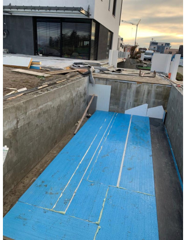 swim spa pool bazen a vířivka nejen na zahradu, zapuštěný nebo nadzemní, s protiproudem, celoroční. příprava
