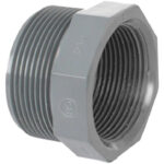 PVC tvarovka – Redukce krátká závitová 2“ ext. x 1 1/2“ int.